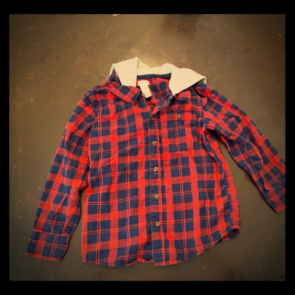EUC Carter’s long sleeve flannel hoodie size 7